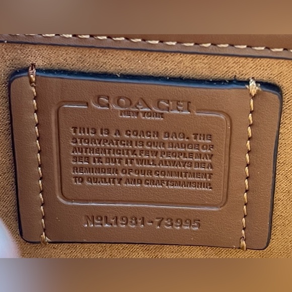 Coach Cream Shoulder Bag with Gold Hardware - Picture 5 of 10